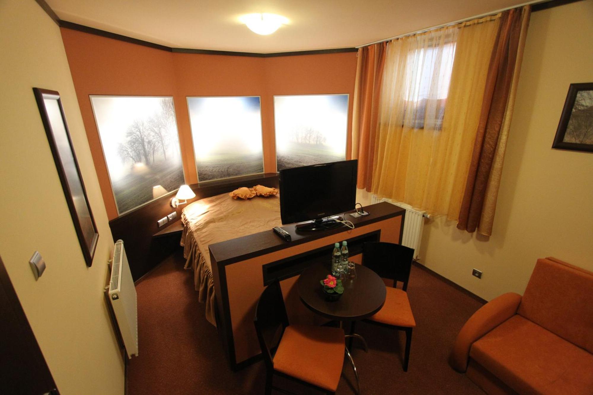 Hotel Na Rogatce Lublin Exteriör bild